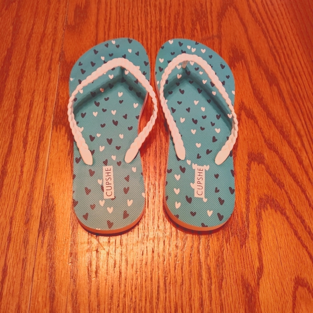 Cupshe Blue and White Polka Dot Flip Flop Sandals